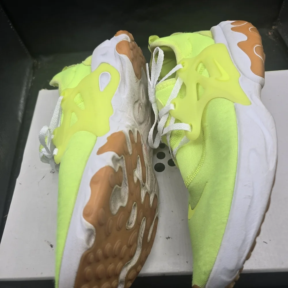 Nike Neon Green‎ Athletic Shoes